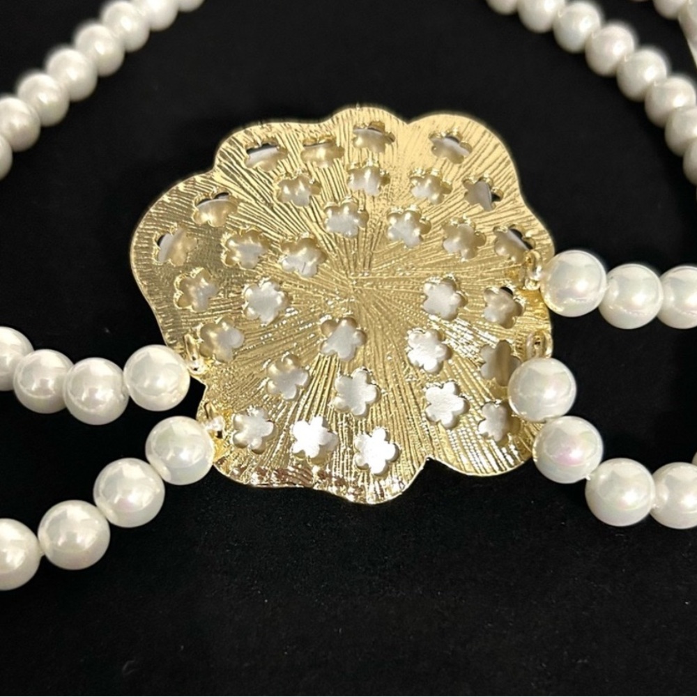 NWT ⚜️🤍⚜️ Eye Candy Gorgeous Mother of Pearl Rose two strand Statement - Picture 6 of 9
